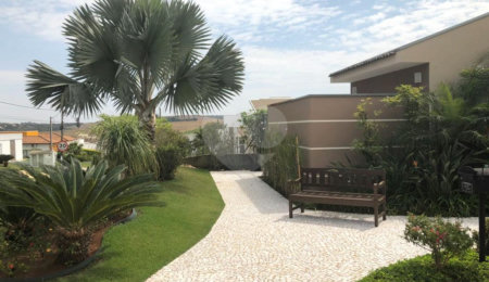 Casa à venda com 5 suítes no condomínio Terras de Mont Serrat, Salto - SP