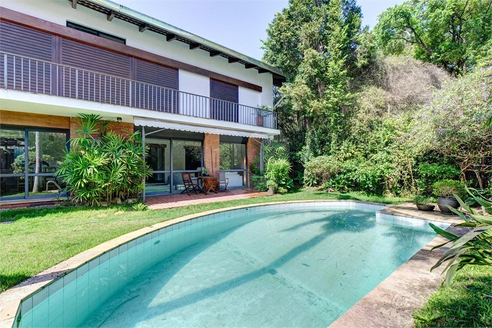 Sobrado à venda ou para alugar com 4 quartos, sendo 2 suítes, em Alto da Boa Vista, São Paulo, SP
