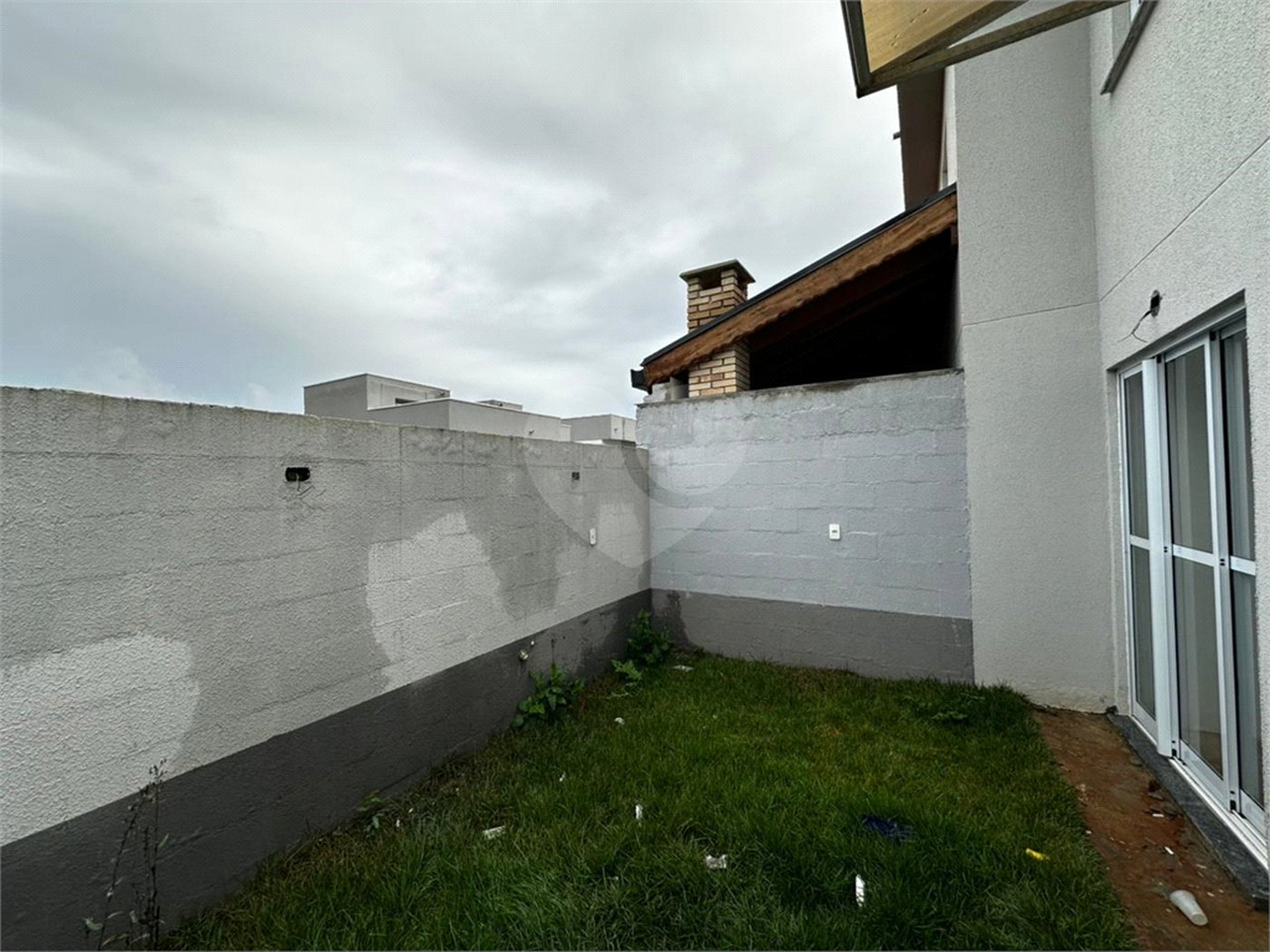 Casa à venda com 2 quartos no condomínio Vila das Paineiras, Suzano - SP