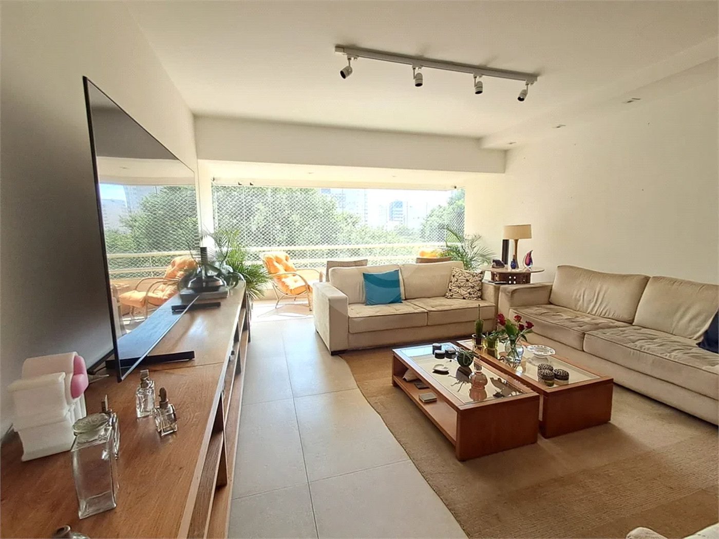 Imóvel de 226m² exclusivo com sala ampla 4 quartos, 2 suítes, 4 vagas Higienópolis