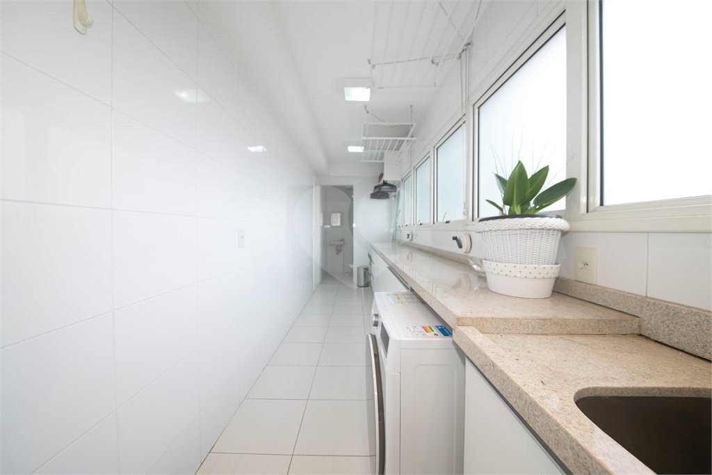 Apartamento à venda com 3 quartos, sendo 2 suítes, em Vila Mariana, São Paulo, SP