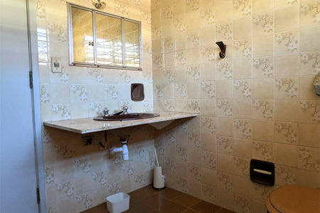 Sobrado à venda com 5 quartos, sendo 1 suíte,  em Vila Nova Conceição, São Paulo, SP