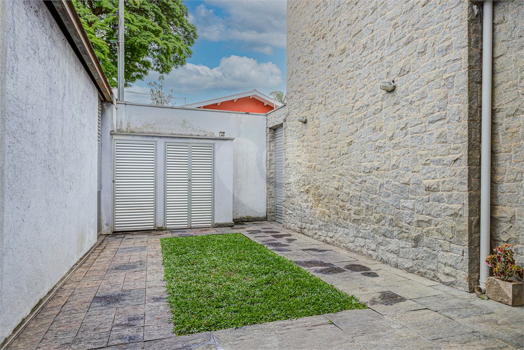 Casa de Vila à venda com 3 quartos, sendo 1 suíte,  em Granja Julieta, São Paulo, SP