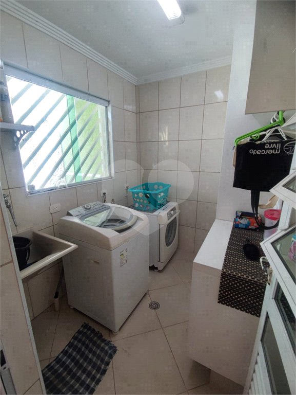 Sobrado à venda com 3 quartos, sendo 2 suítes,  em Vila Pires, Santo André, SP