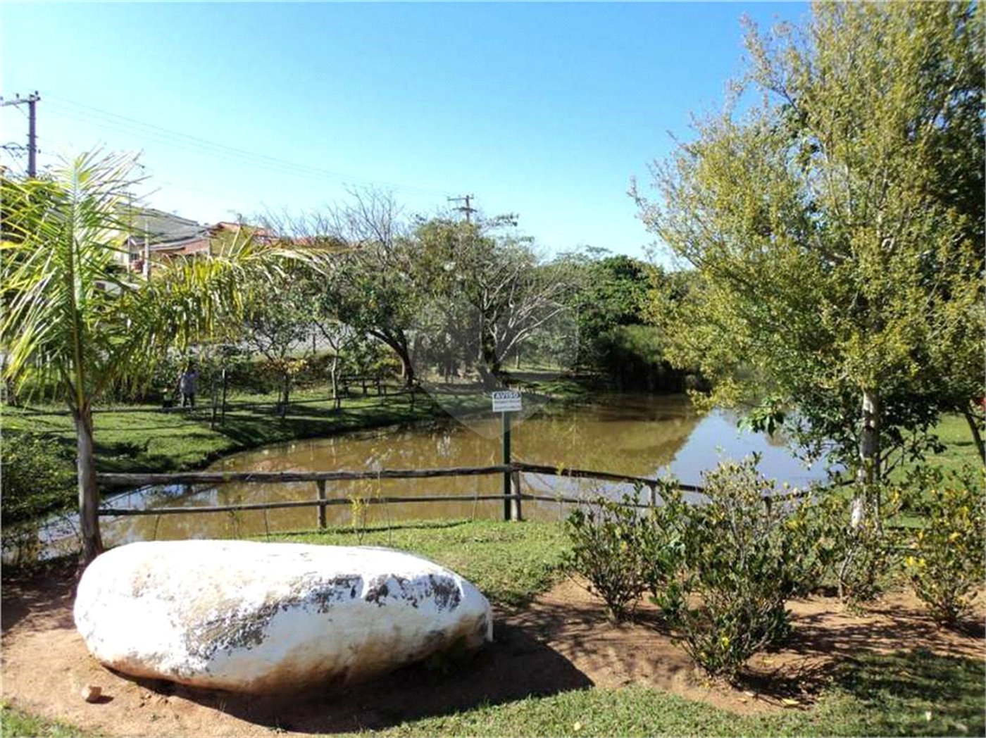 Casa à venda com 3 suítes no condomínio Loteamento Recanto dos Paturis, Vinhedo - SP