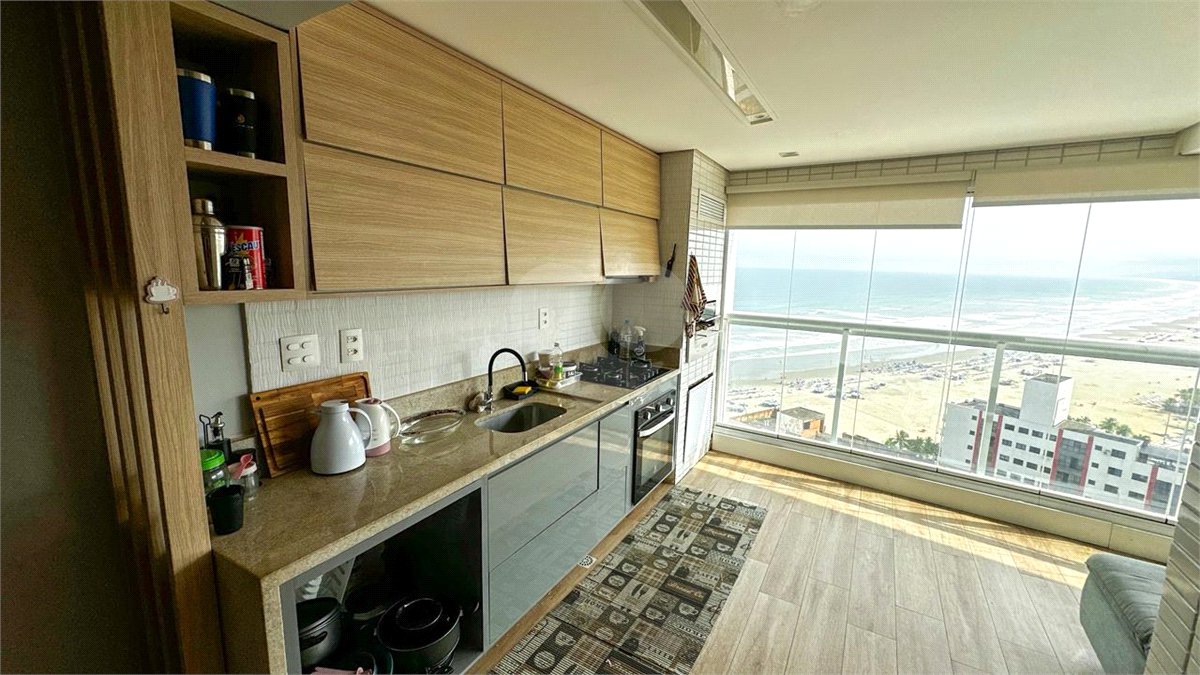 Apartamento à venda com 2 quartos, sendo 1 suíte,  em Boqueirão, Praia Grande, SP