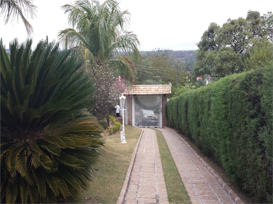 Casa à venda ou para alugar com 4 suítes no condomínio Residencial Vale das Laranjeiras, Indaiatuba - SP
