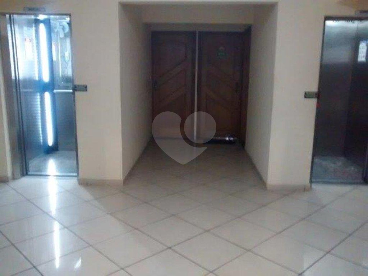 Apartamento à venda com 2 quartos, sendo 1 suíte, em Vila Tupi, Praia Grande, SP
