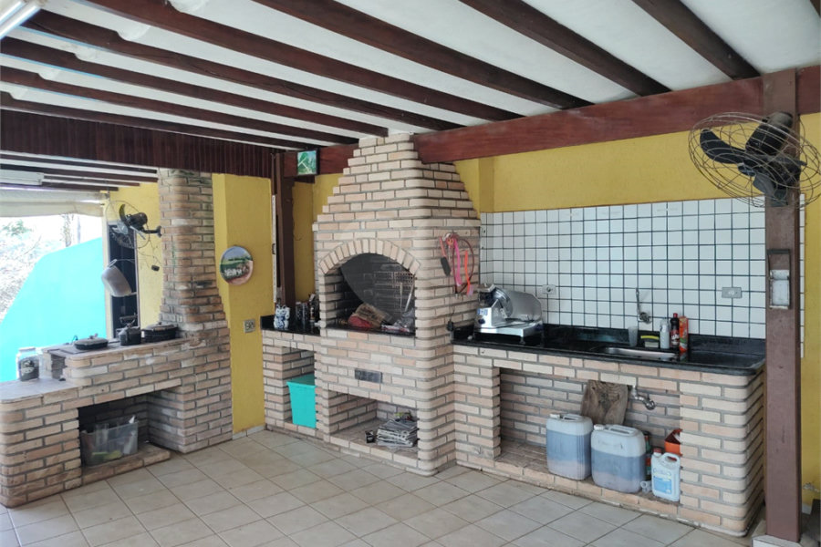 Casa à venda com 5 quartos, sendo 2 suítes, no condomínio Cinco Lagos Portaria II, Mairiporã - SP