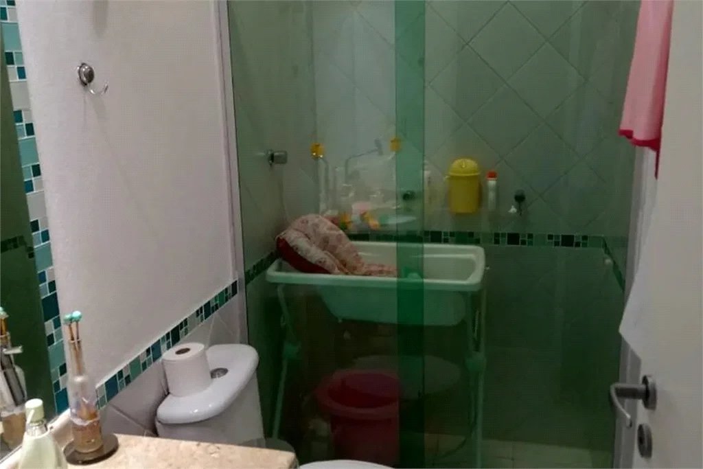 Casa à venda com 3 quartos, sendo 1 suíte,  no condomínio Jardim das Palmas, São Paulo - SP