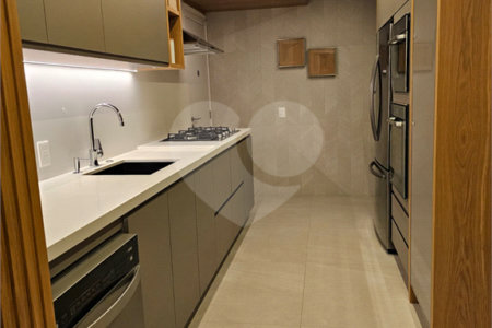 Apartamento à venda com 3 suítes em Mirandópolis, São Paulo, SP
