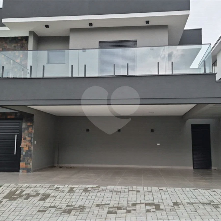 Casa com 3 suítes, piscina e área gourmet em terreno de 360m²