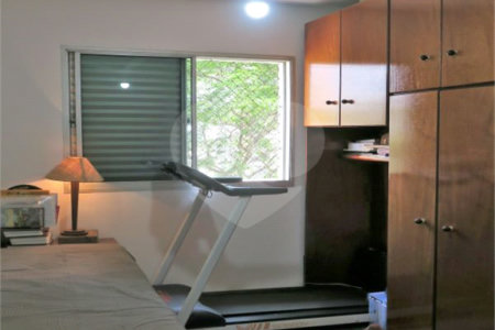 Apartamento à venda com 3 quartos, sendo 1 suíte,  em Vila Andrade, São Paulo, SP