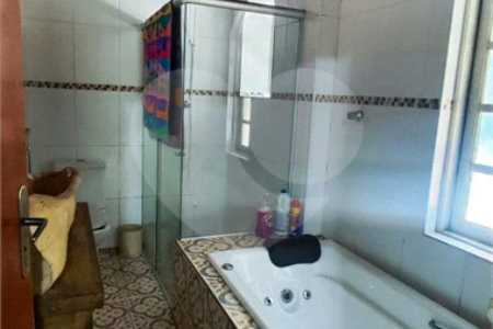 Casa á venda em condominio em Caieiras SP