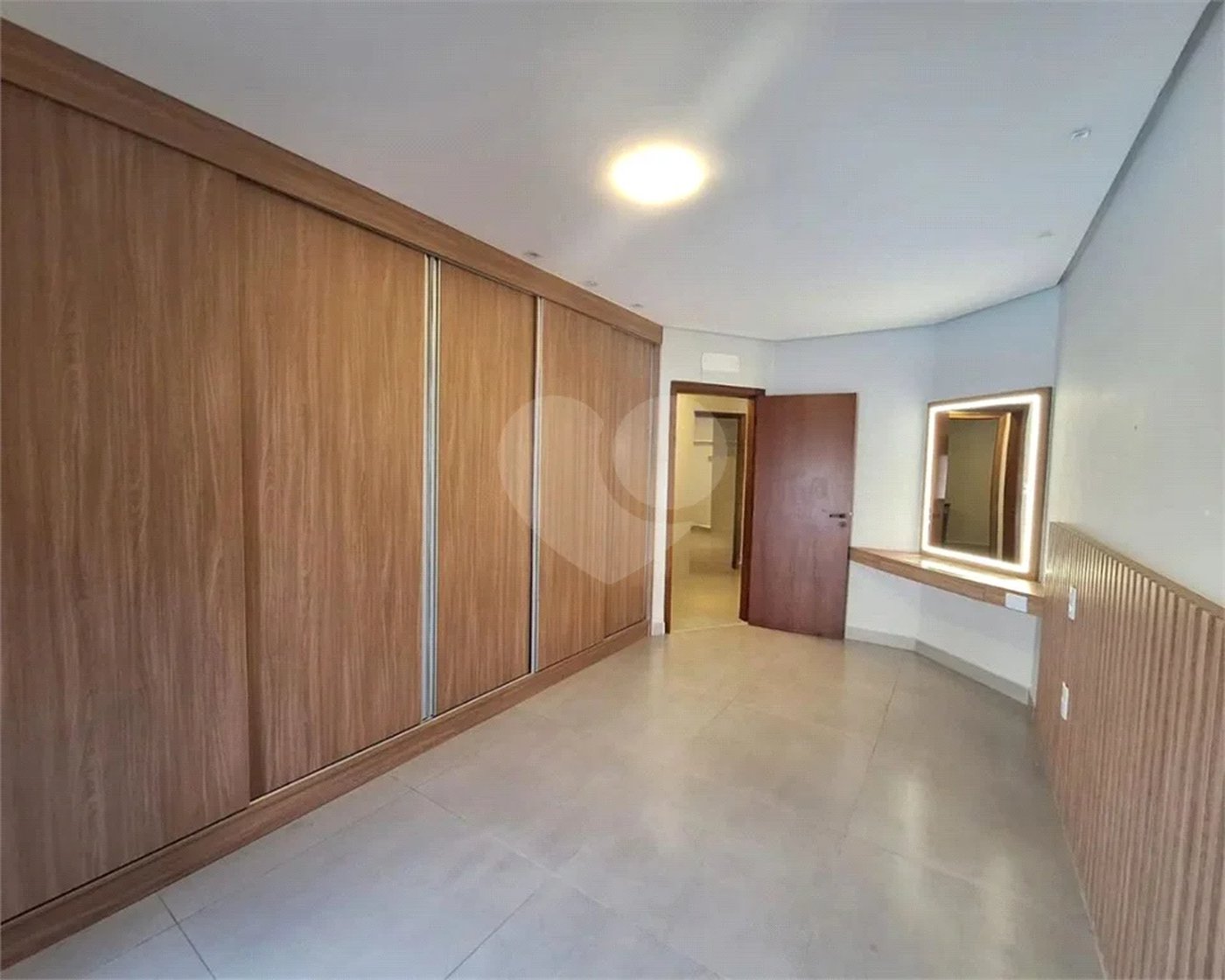 Sobrado à venda com 3 suítes em Condomínio Residencial Terras do Caribe, Valinhos, SP