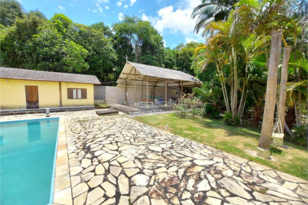 Casa à venda com 4 quartos, sendo 1 suíte, no Centro, Ibiúna, SP
