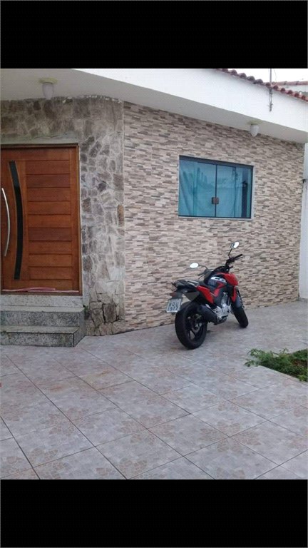 Casa à venda com 4 quartos, sendo 1 suíte, em Parque Santa Rosa, Suzano, SP