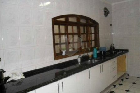 Casa à venda com 3 quartos, sendo 1 suíte, em Jardim Santa Helena, Poá, SP