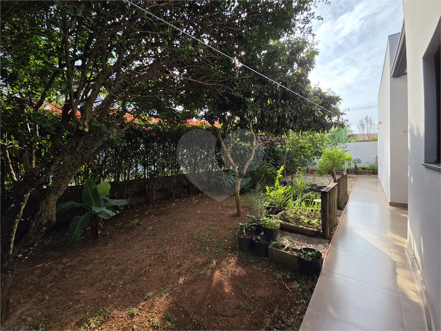 Casa à venda com 3 suítes no condomínio Village Ipanema I, Araçoiaba da Serra - SP