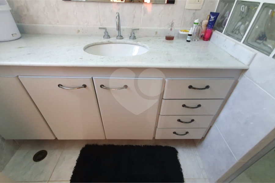 Casa à venda com 3 quartos, sendo 2 suítes, no condomínio Cond Jardim Itatinga, São Paulo - SP