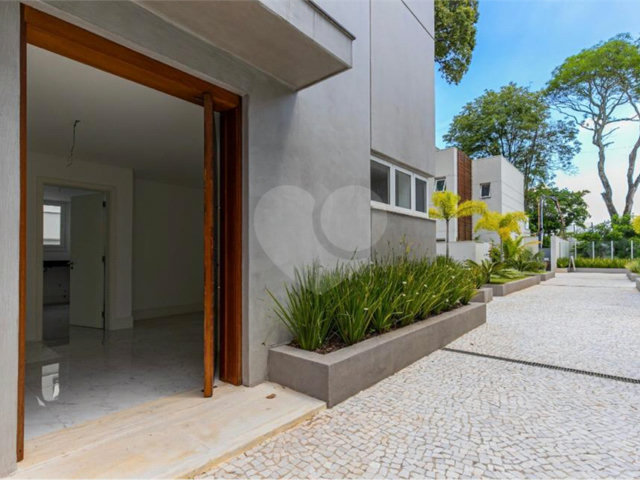 Casa à venda com 4 suítes no condomínio Hípica Garden, São Paulo - SP