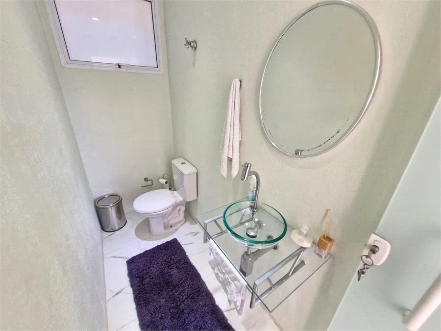 Casa à venda com 4 suítes no condomínio Villa Viana II, Cotia - SP