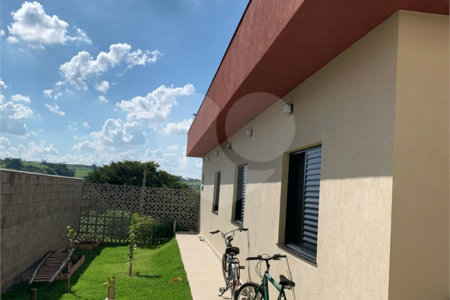 Casa à venda com 4 quartos, sendo 2 suítes, no condomínio Residencial Montes Claros, Itupeva - SP