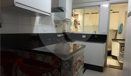 Sobrado à venda com 2 quartos, sendo 1 suíte,  em Parque São Domingos, São Paulo, SP