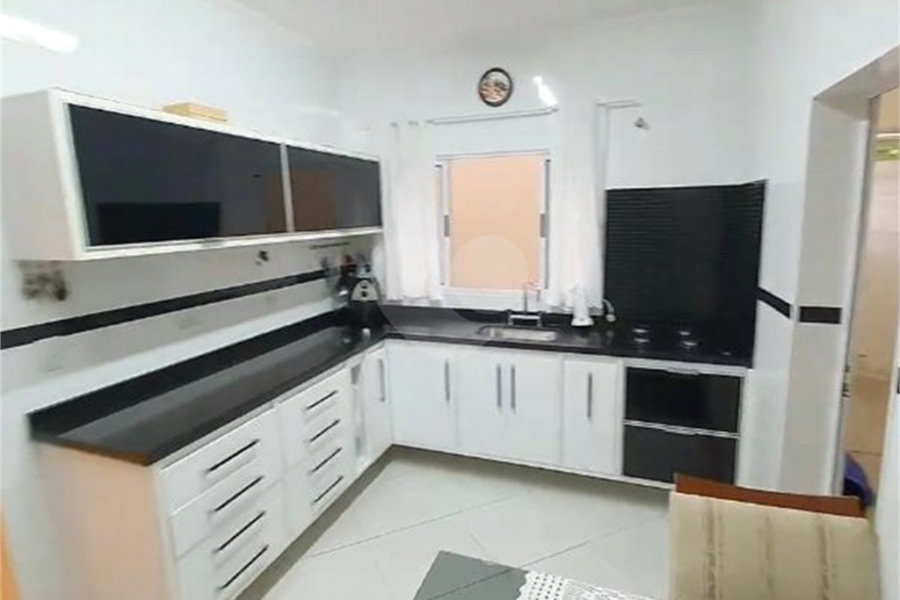 Sobrado à venda com 3 quartos, sendo 1 suíte,  em Parque Vitória, São Paulo, SP