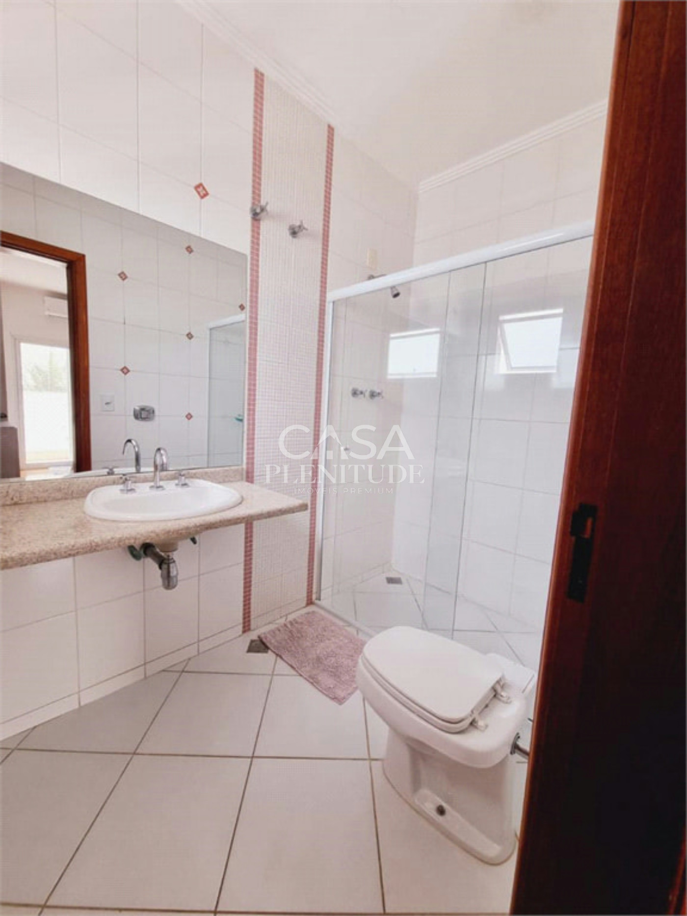 Sobrado à venda com 3 quartos, sendo 1 suíte, em Parque Residencial Villa dos Inglezes, Sorocaba, SP