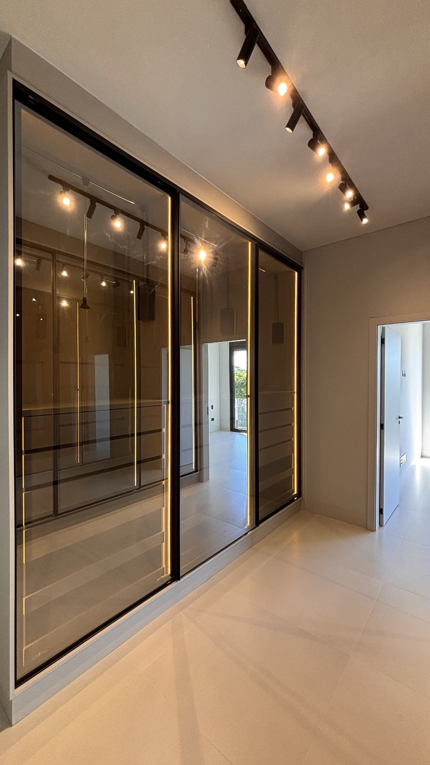 Casa à venda com 4 quartos, sendo 2 suítes, no condomínio Residencial Damha Belvedere, Presidente Prudente - SP