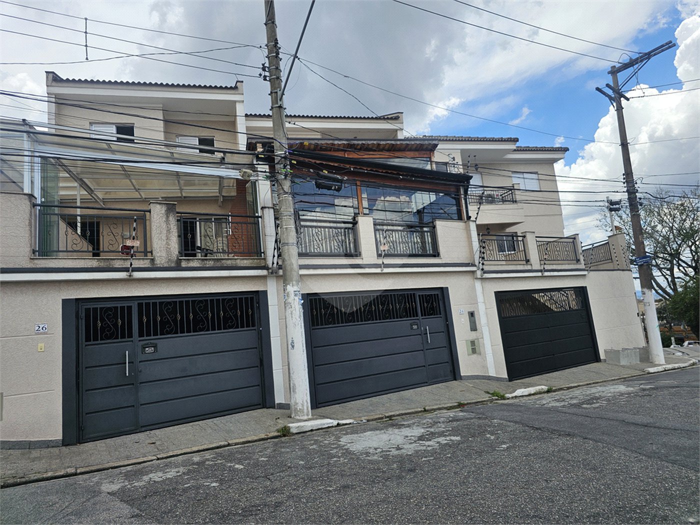 Sobrado à venda com 3 quartos, sendo 1 suíte,  em Vila Nivi, São Paulo, SP