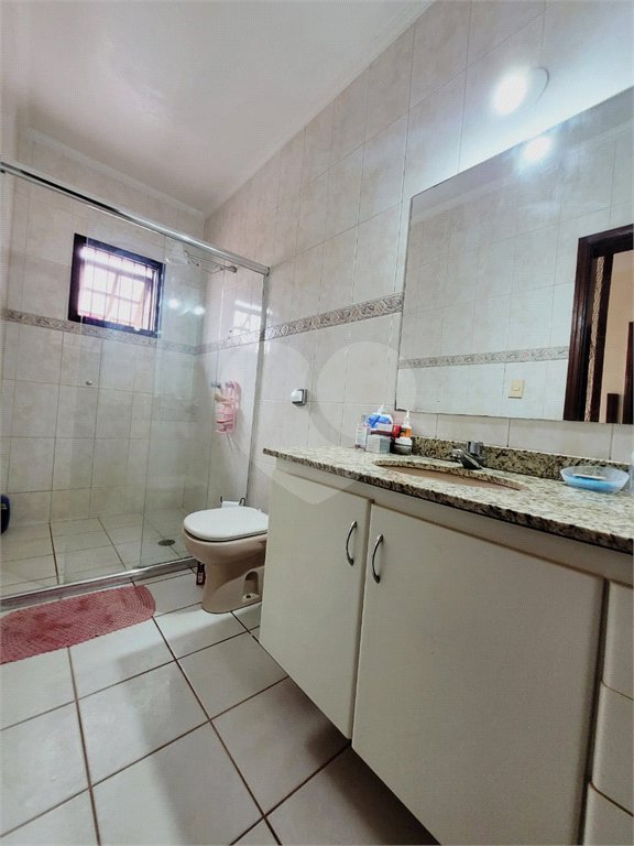 Sobrado à venda com 4 quartos, sendo 1 suíte, em Jardim Regina, Indaiatuba, SP