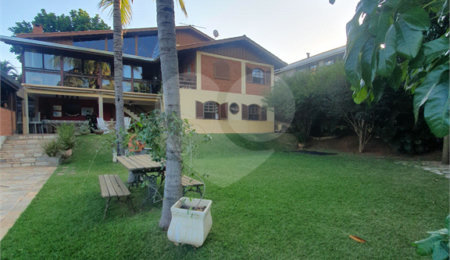 Casa à venda com 4 quartos, sendo 2 suítes,  no condomínio Vinhas da Vista Alegre - Lado Café, Vinhedo - SP