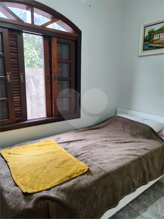 Casa à venda com 4 quartos, sendo 1 suíte, em Jardim Leila, Guarulhos, SP