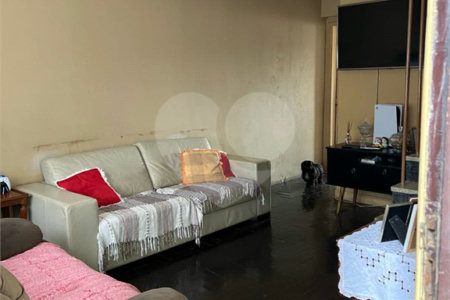 Sobrado à venda com 2 quartos em Vila Nivi, São Paulo, SP
