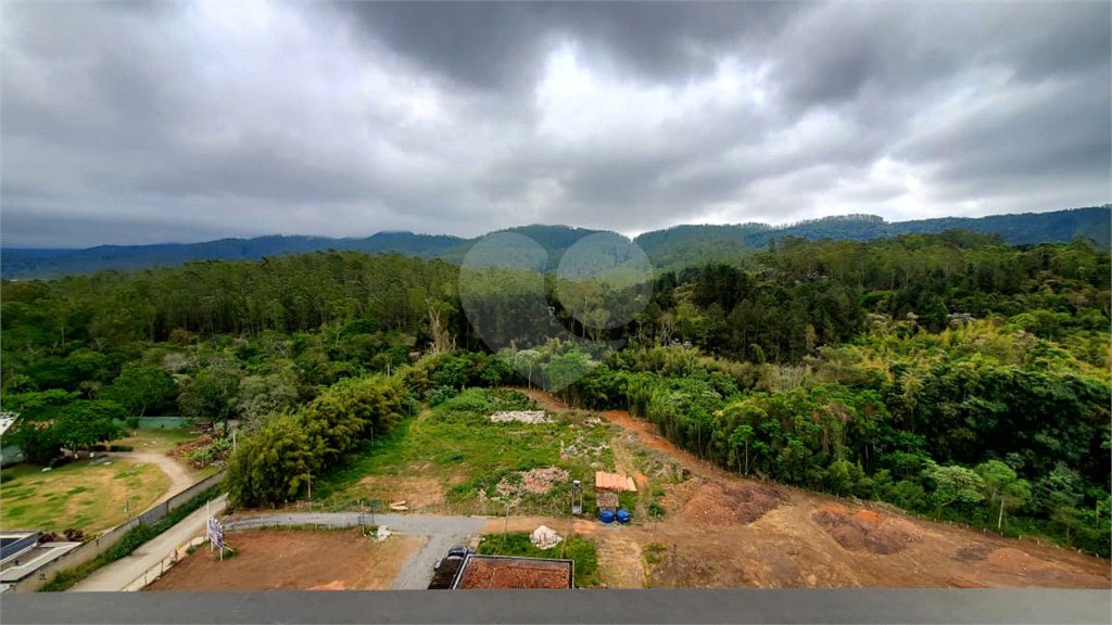 Apartamento à venda com 3 quartos, sendo 1 suíte, em Parque Santana, Mogi das Cruzes, SP