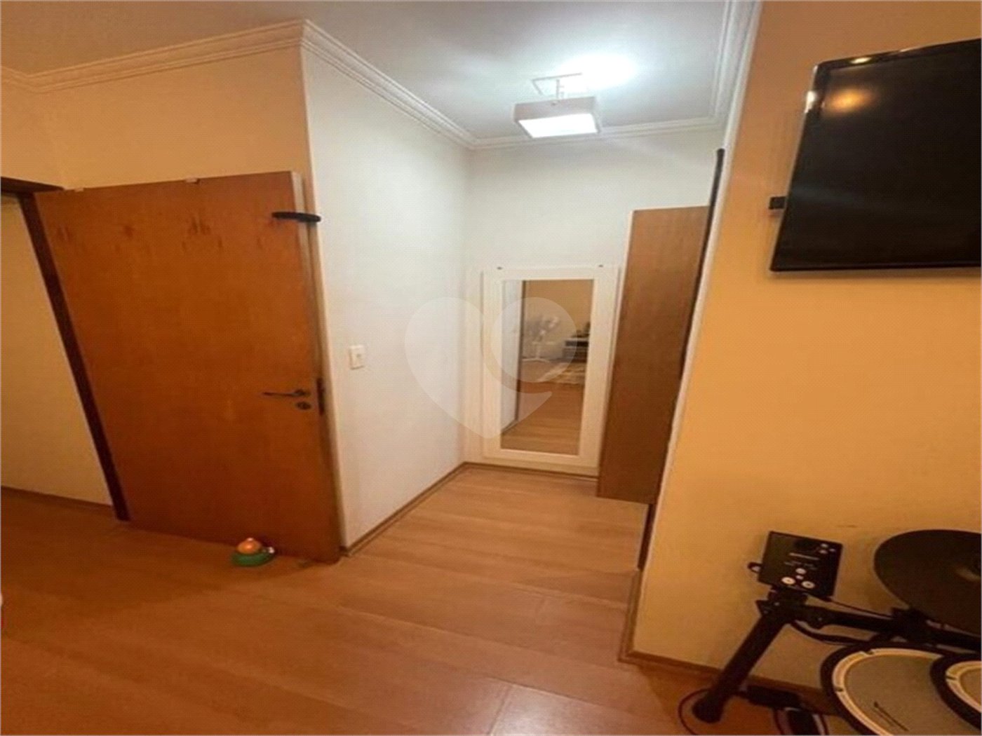 Casa à venda com 3 quartos, sendo 1 suíte, no condomínio Beatriz, São Paulo - SP