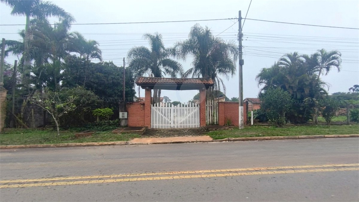 Chácara à venda com 4 quartos, sendo 1 suíte,  em Vale San Fernando, Itapetininga, SP
