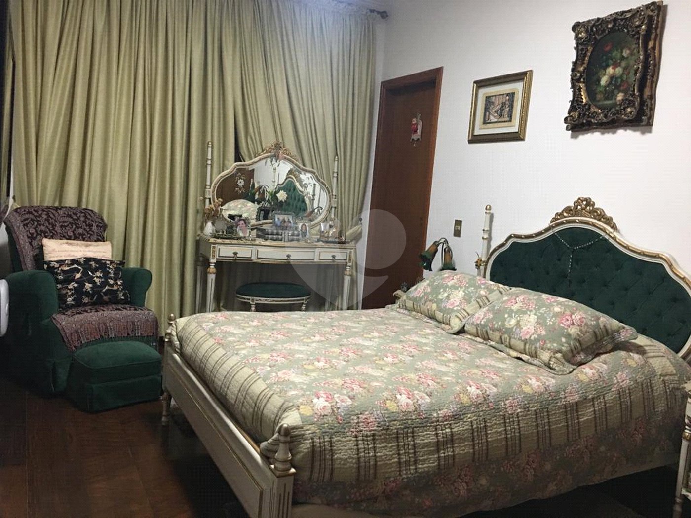 Casa à venda com 5 quartos, sendo 4 suítes,  em Vila Tramontano, São Paulo, SP