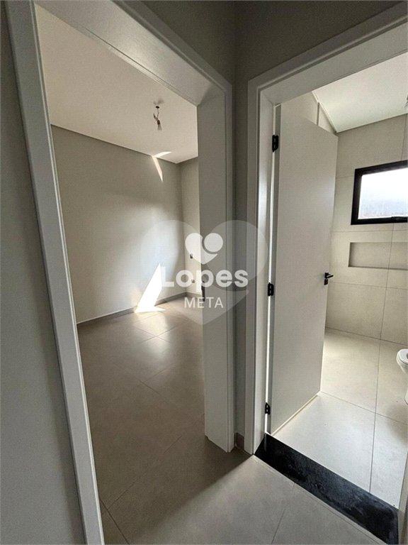 Casa à venda com 3 quartos, sendo 1 suíte,  no condomínio Terras do Vale, Caçapava - SP