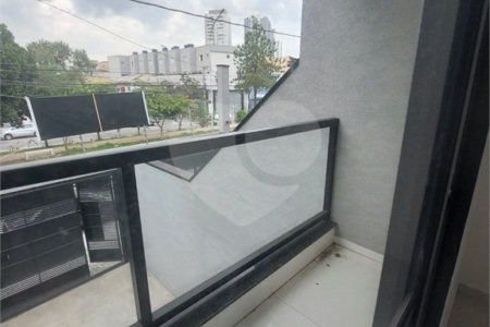 Sobrado à venda com 3 quartos, sendo 1 suíte, em Vila Carrão, São Paulo, SP