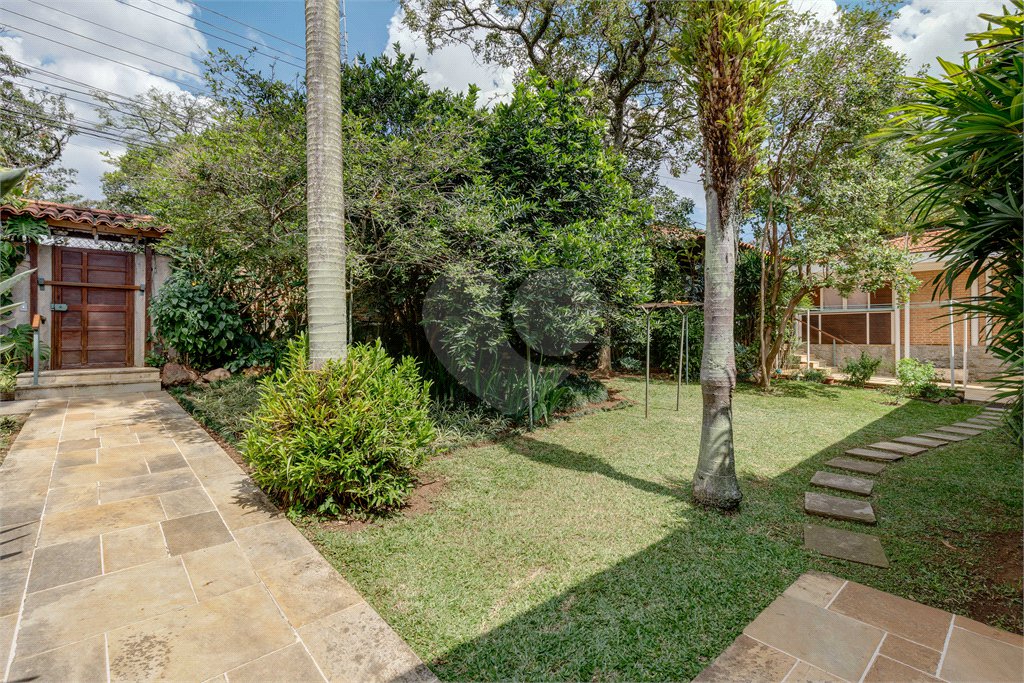 Casa Térrea à venda com 4 quartos, sendo 1 suíte, em Chácara Monte Alegre, São Paulo, SP