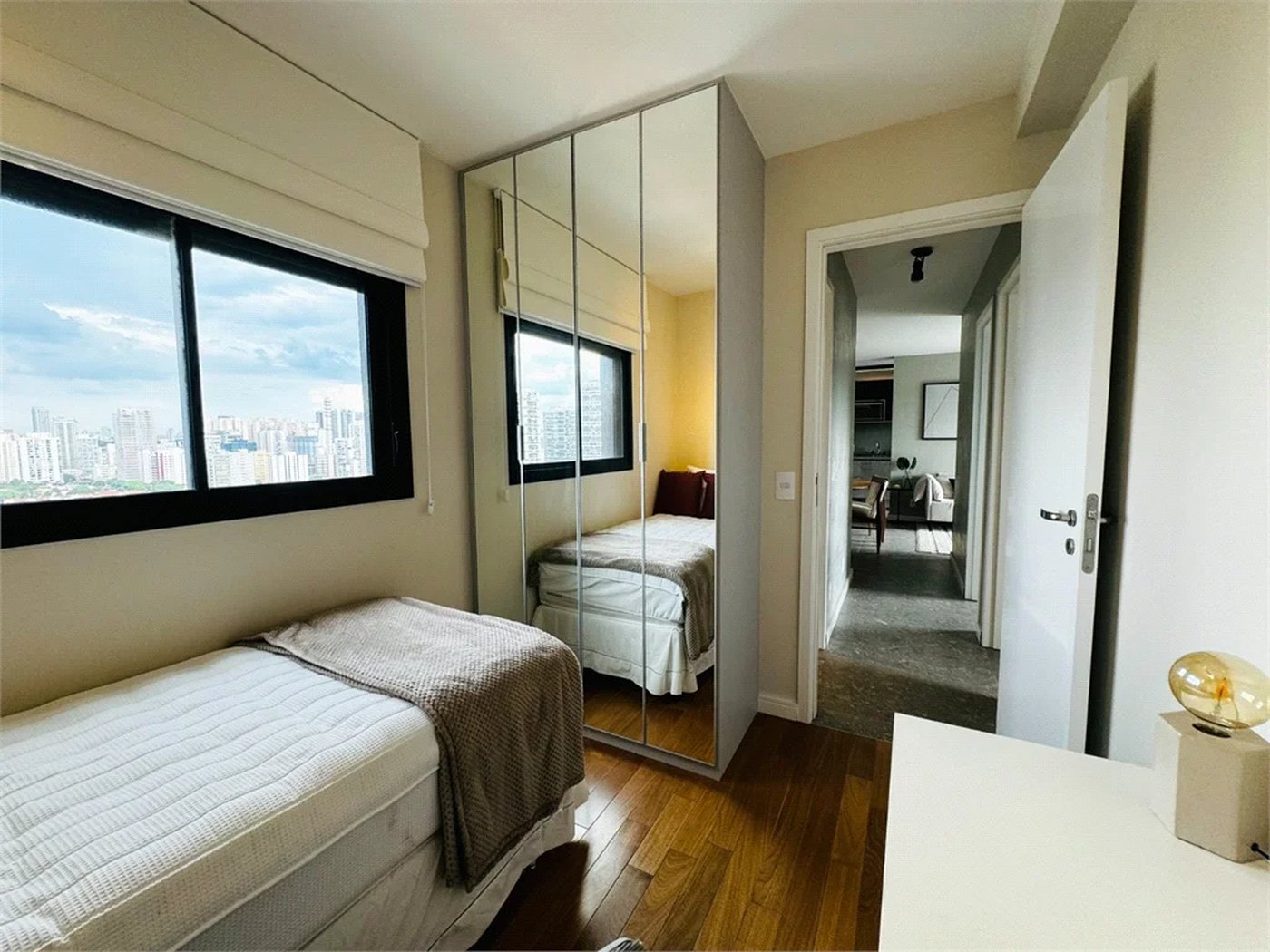 Apartamento à venda com 3 quartos em Vila Cordeiro, São Paulo, SP