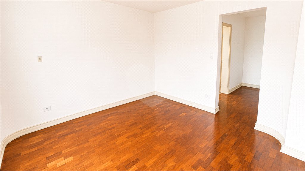 Apartamento à venda com 4 quartos, sendo 1 suíte, em Alto da Boa Vista, São Paulo, SP