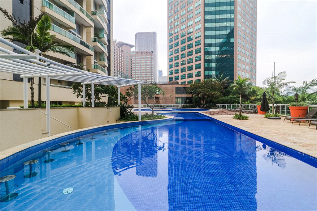Apartamento à venda com 3 suítes em Cidade Monções, São Paulo, SP