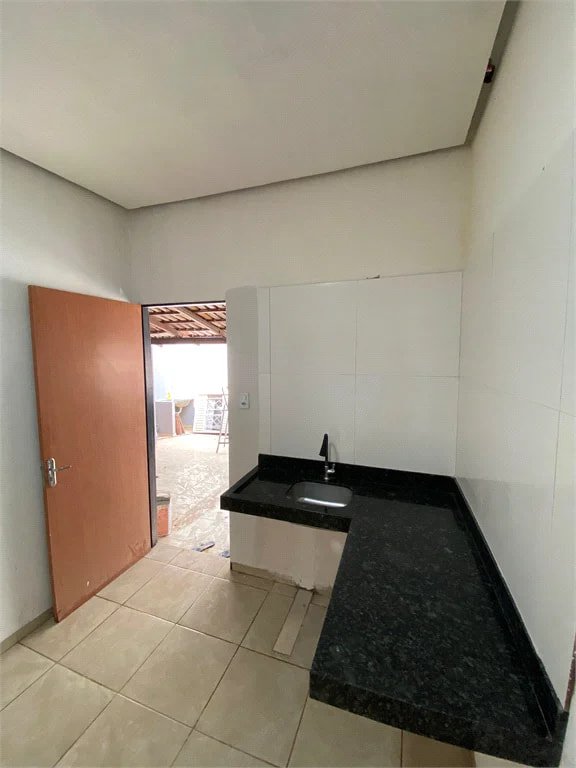 Casa à venda com 2 quartos, sendo 1 suíte, em Nazaré, Balsas, MA
