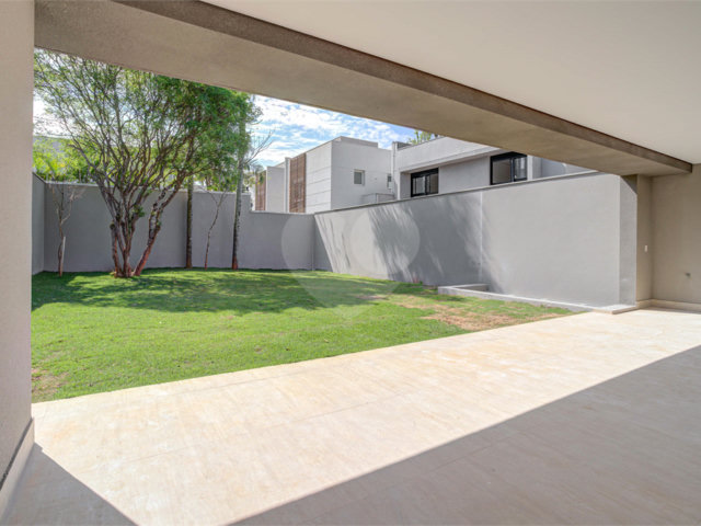 Casa à venda com 4 suítes no condomínio Hípica Max Garden, São Paulo - SP