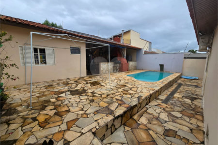 Casa à venda com 3 quartos, sendo 1 suíte,  em Jardim Shangri-lá, Itapetininga, SP