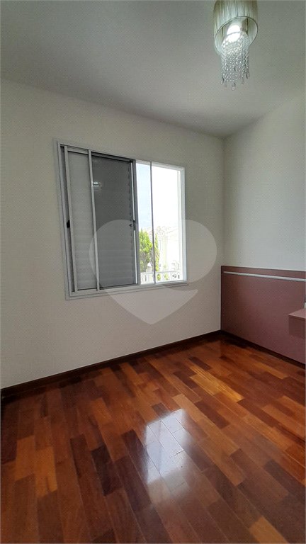 Casa à venda com 3 quartos, sendo 1 suíte, no condomínio Residencial Jardins, São Bernardo do Campo - SP